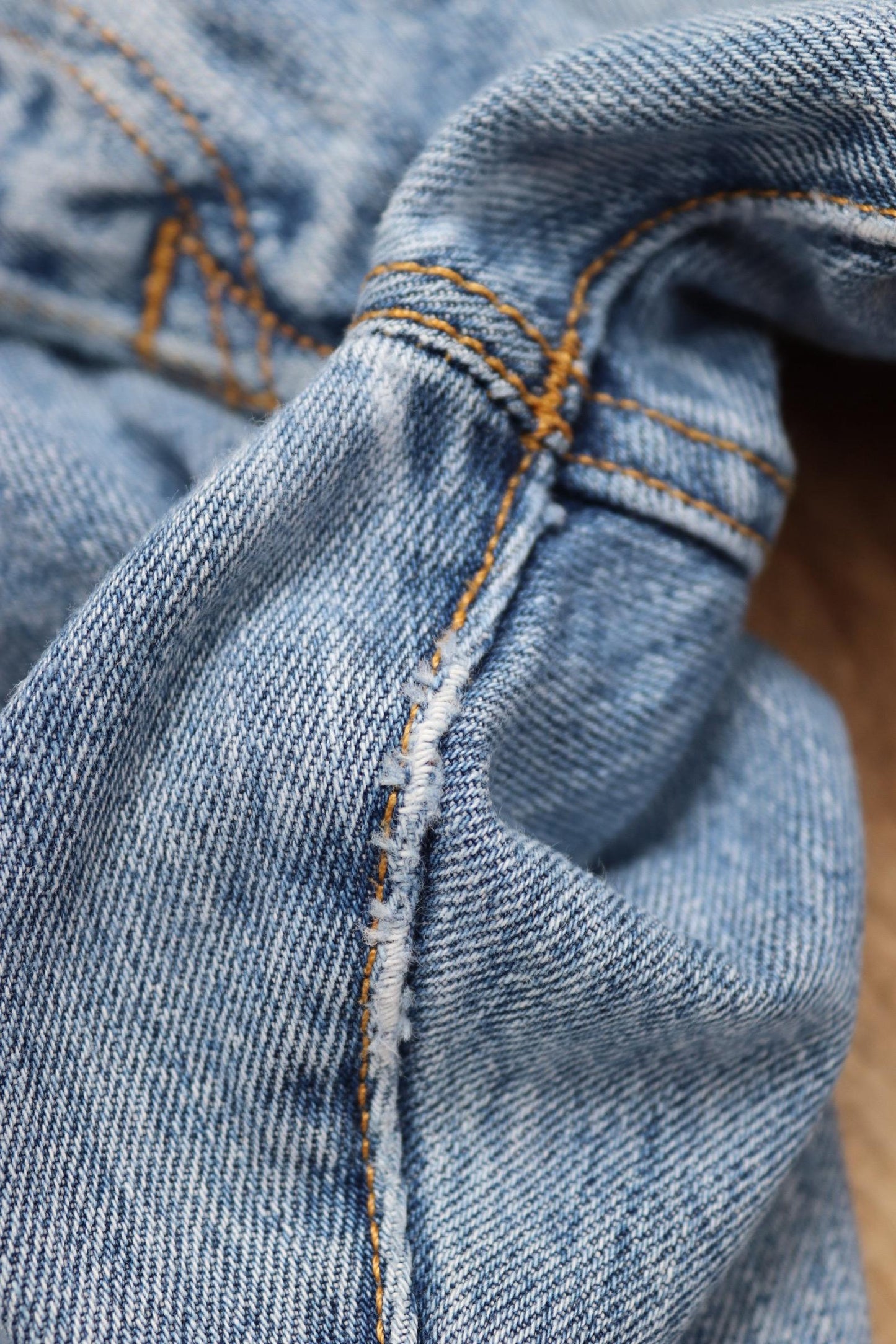 Vintage Levis 501 jeans - blue denim workwear - 33" x 33"