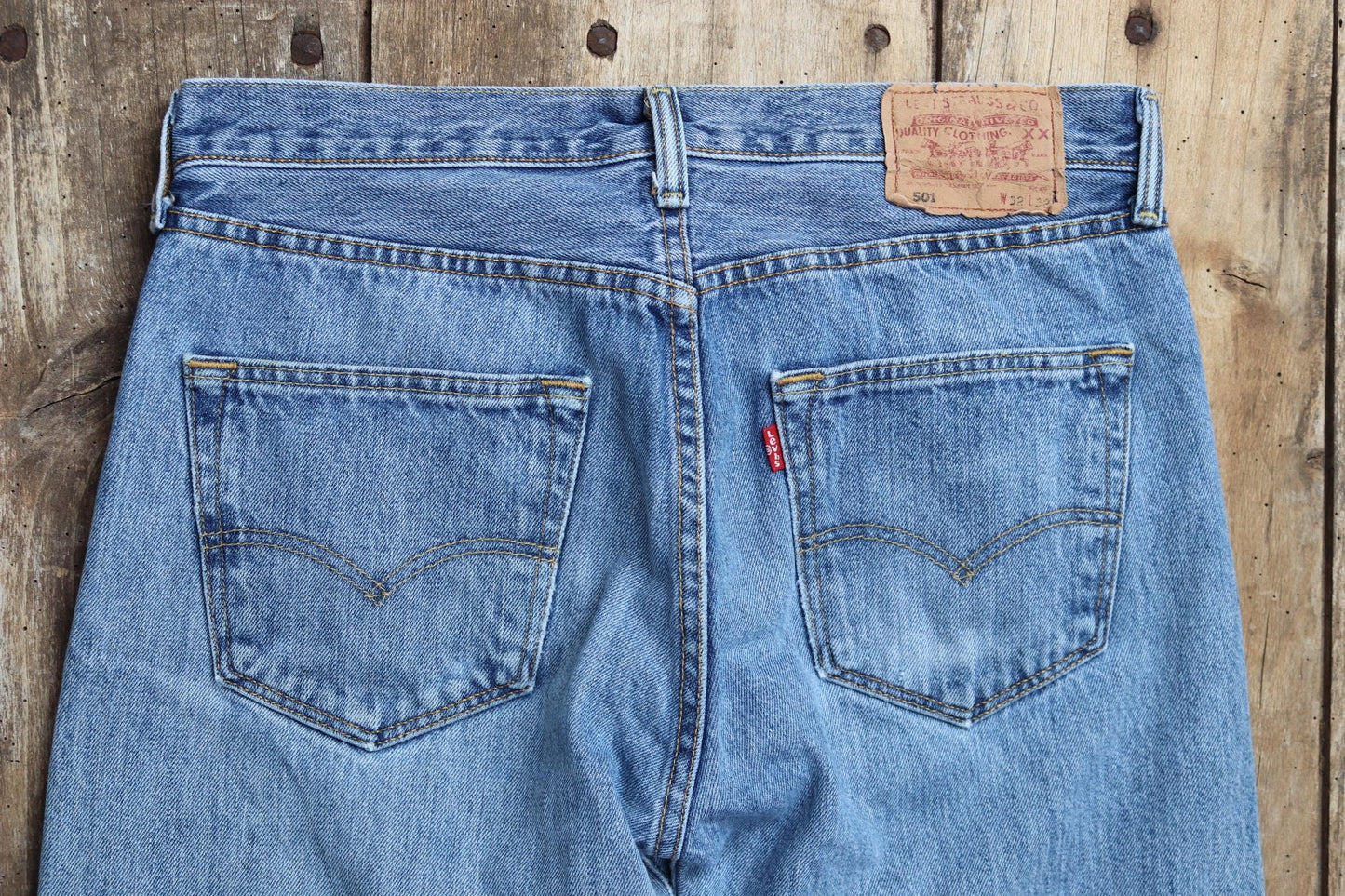 Vintage Levis 501 jeans - blue denim workwear - 33" x 33"