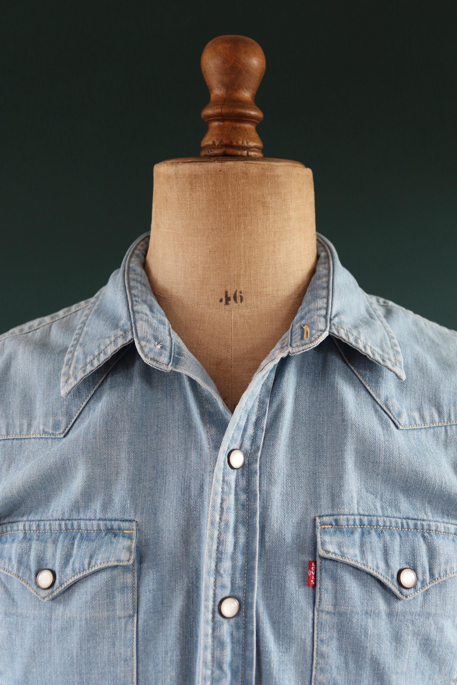 Vintage Levis denim shirt - Levi Strauss red tab - pale blue chambray - cowboy western - 41" chest