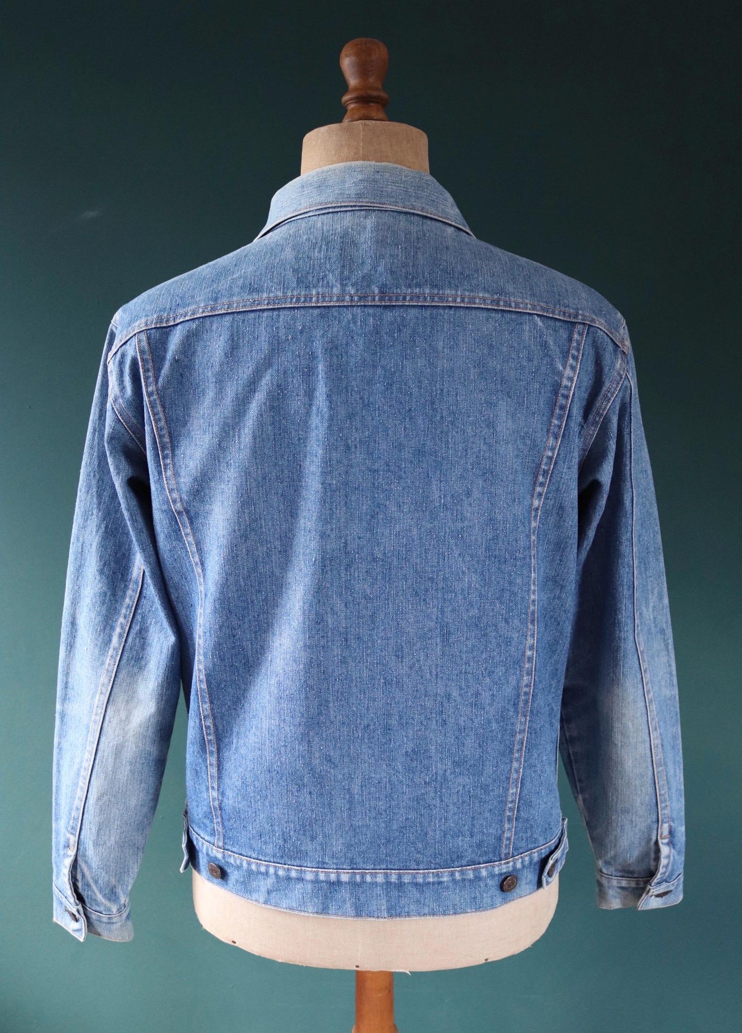 Vintage 1970s Levis denim jacket - whisker fades - 43” chest