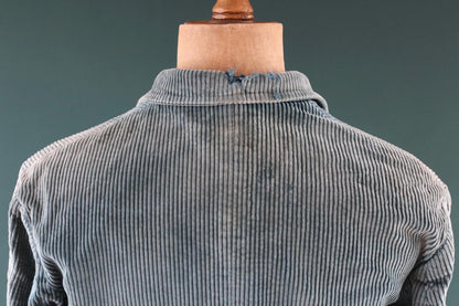 Vintage French workwear jacket - green corduroy - gamekeeper chore coat - 42” chest