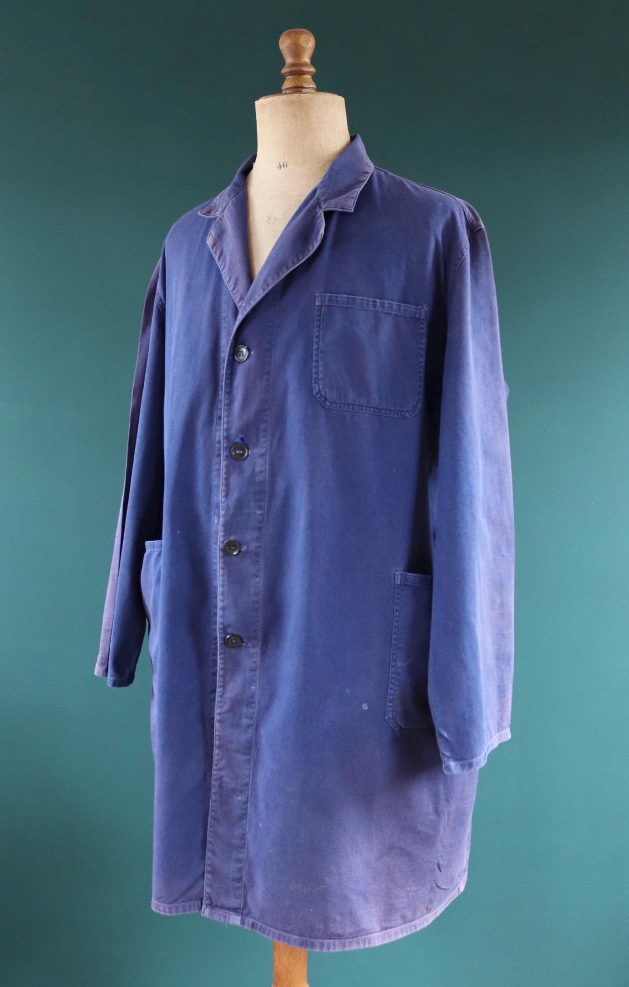 Vintage 1970s French chore coat - faded workwear jacket - 54” chest