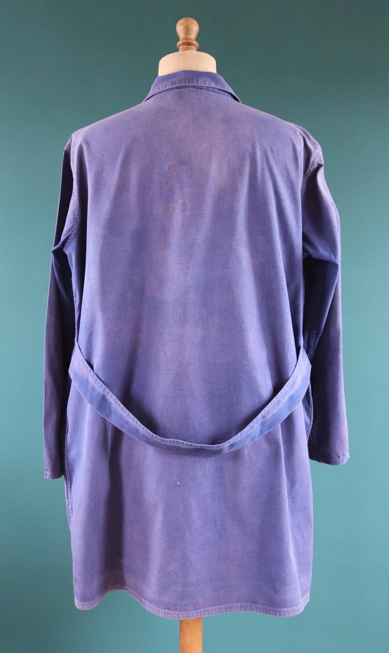 Vintage 1970s French chore coat - faded workwear jacket - 54” chest