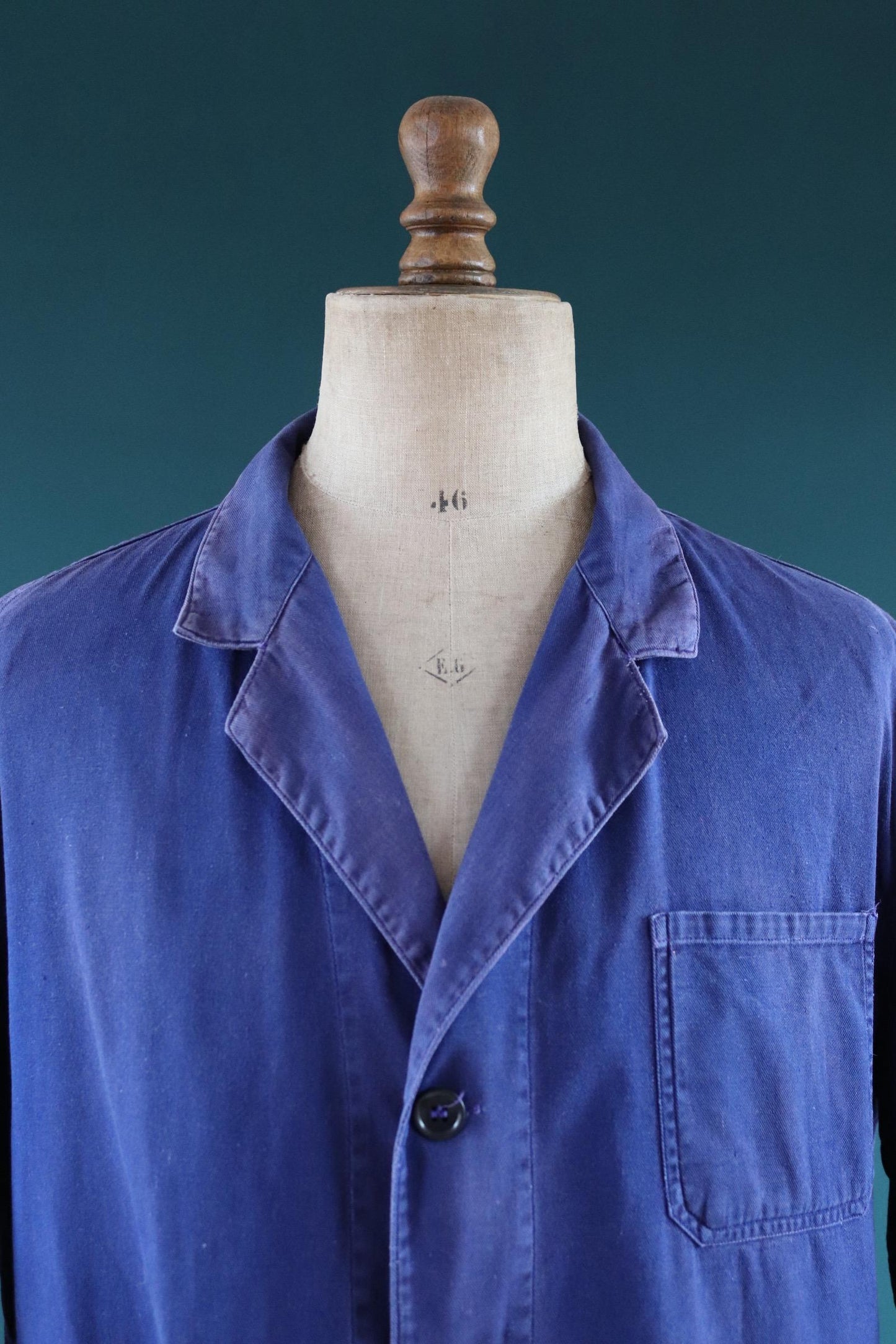 Vintage 1970s French chore coat - faded workwear jacket - 54” chest