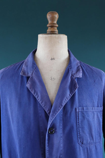 Vintage 1970s French chore coat - faded workwear jacket - 54” chest