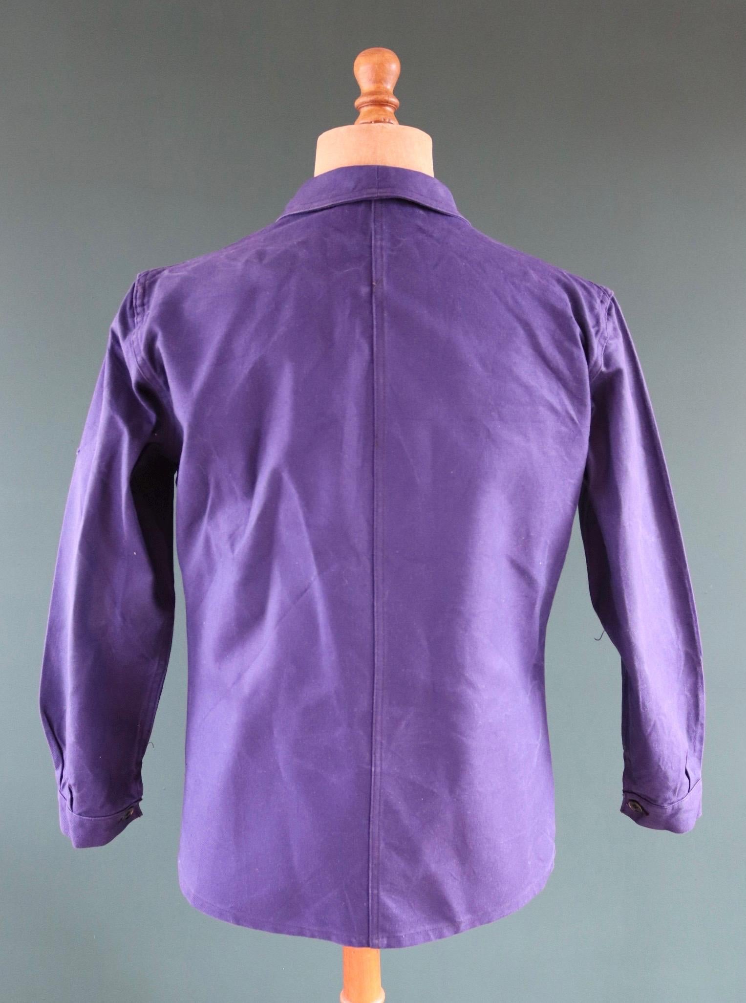 Vintage French workwear jacket - cotton twill chore coat - 43” chest