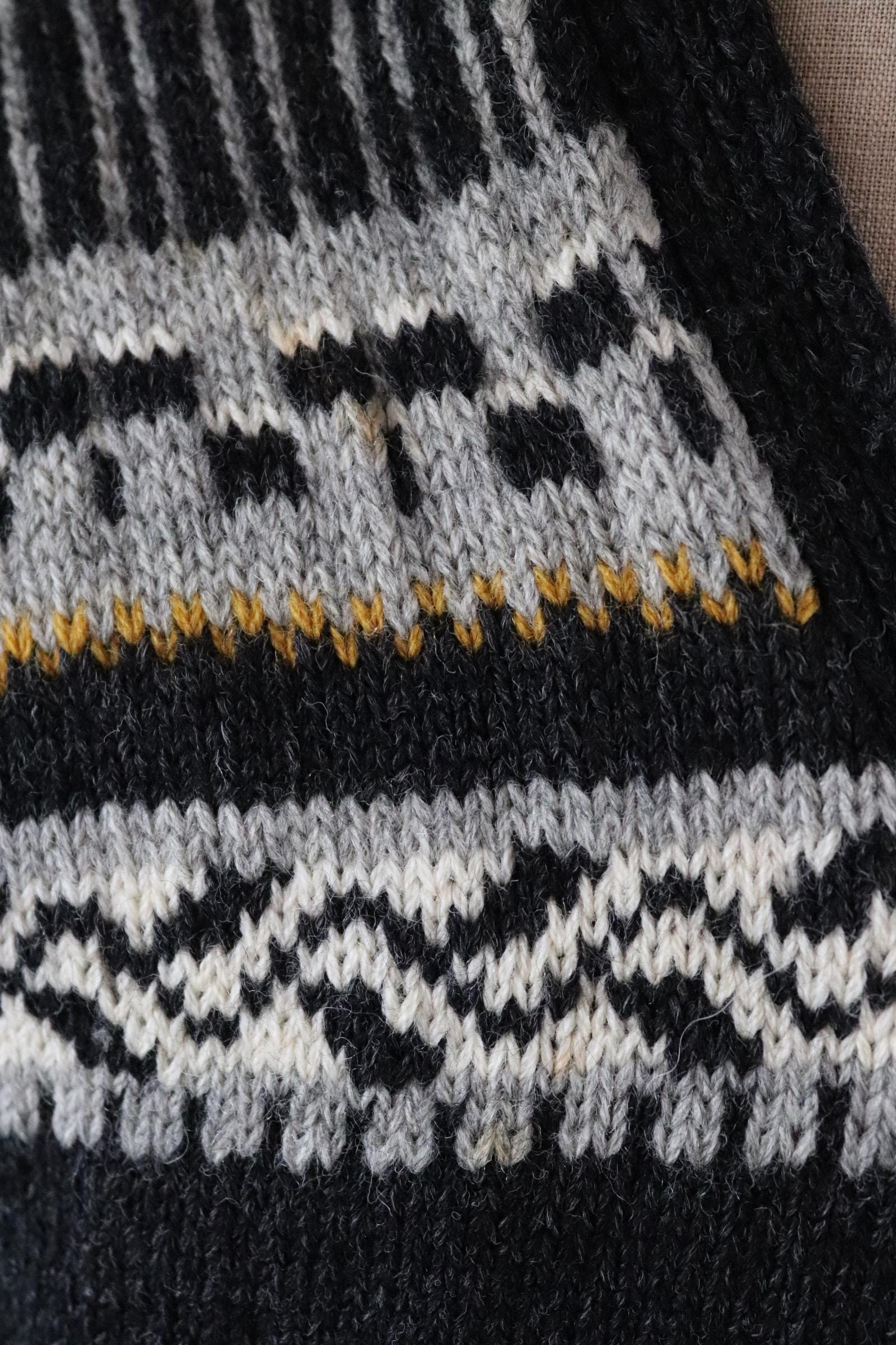 Vintage 1970s Norwegian hand knitted wool cardigan - Scandi sweater - 40" chest