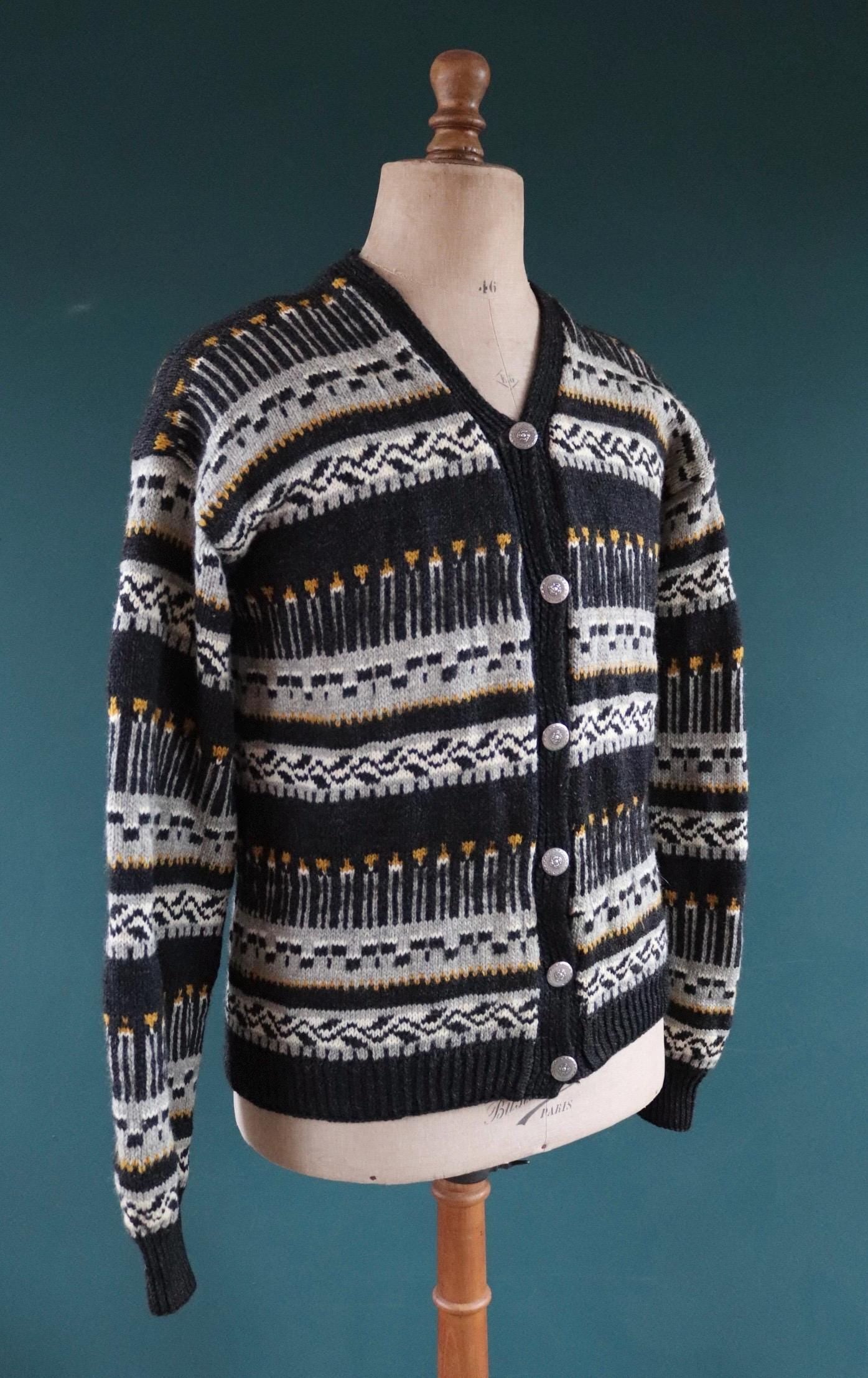 Vintage 1970s Norwegian hand knitted wool cardigan - Scandi sweater - 40" chest