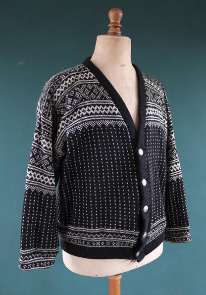 Vintage 1970s Norwegian knitted wool cardigan - Scandi sweater - 46" chest