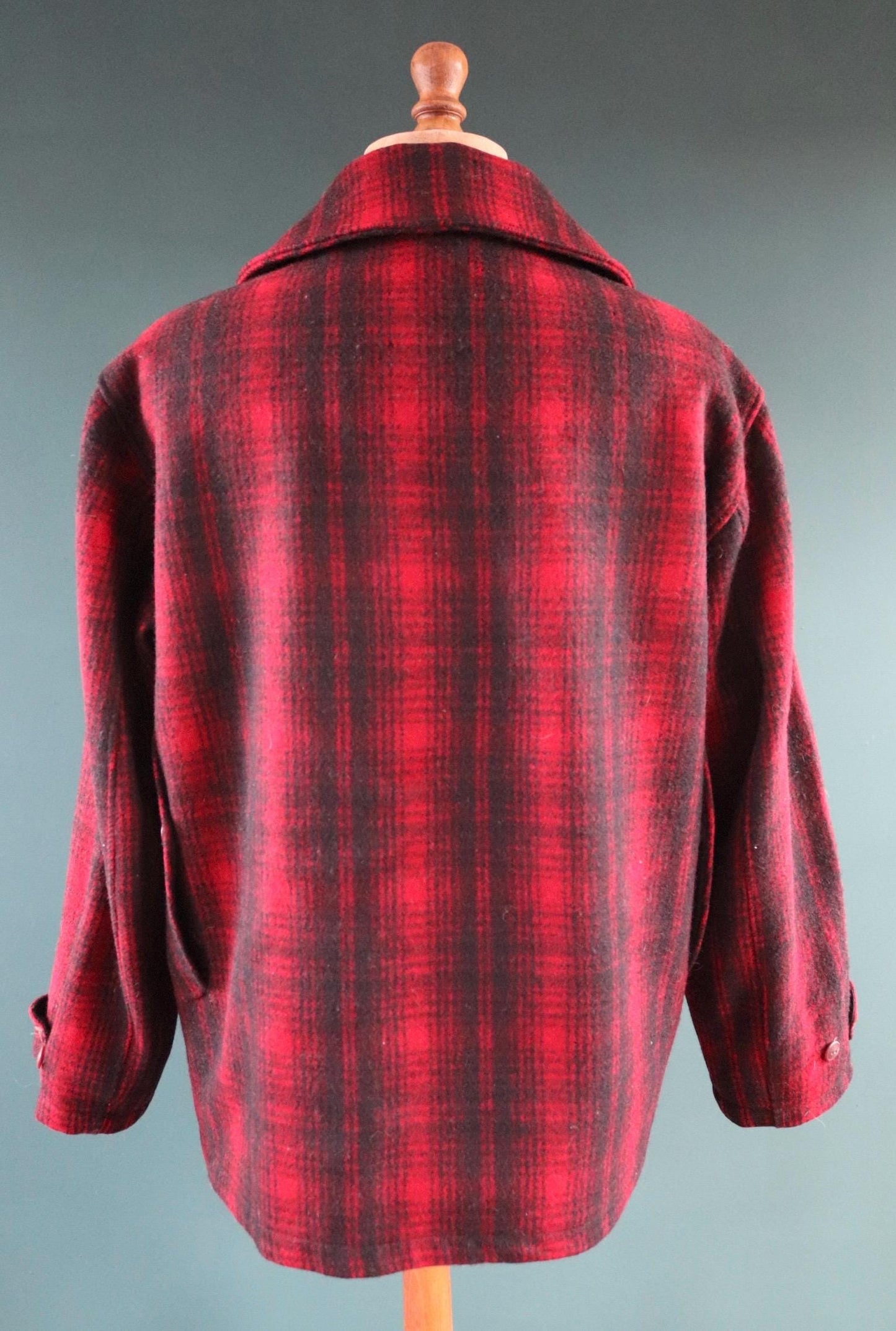 Vintage 1940s Woolrich plaid wool jacket - chore coat - hunting mackinaw - 51” chest