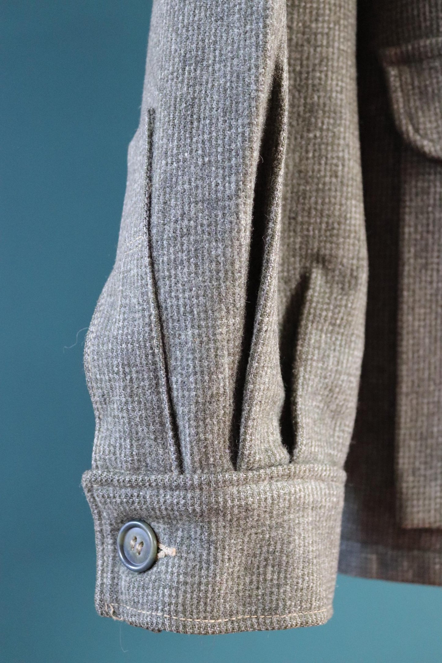 Vintage 1950s Woolrich dress shirt - camp jacket - 50” chest