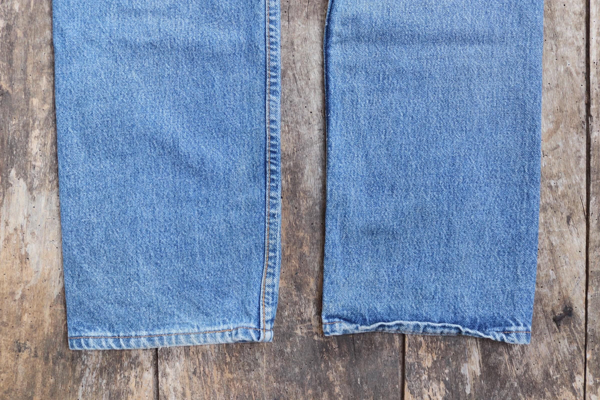 Vintage 1990s Levis 501 denim jeans - made in UK - small e red tab - 32” x 32”