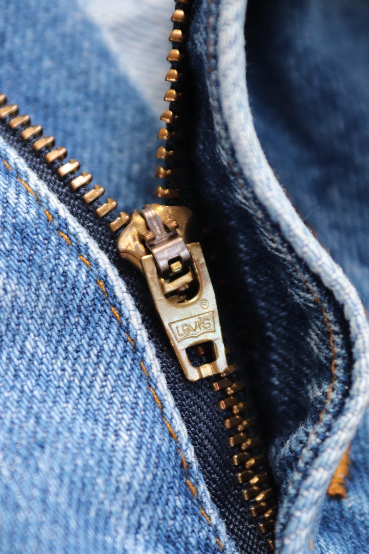 Vintage 1980s Levis 505 denim jeans - made in USA - small e red tab - 30” x 31”