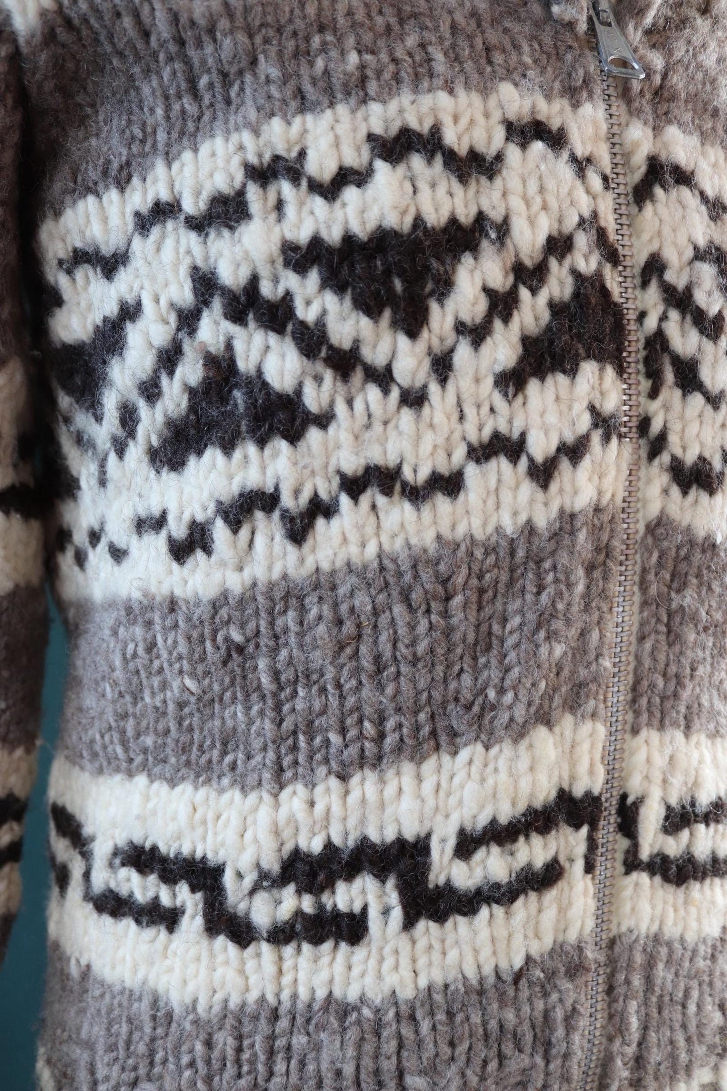 Vintage 1980s Cowichan wool cardigan - hand knitted - chunky winter sweater - 41" chest