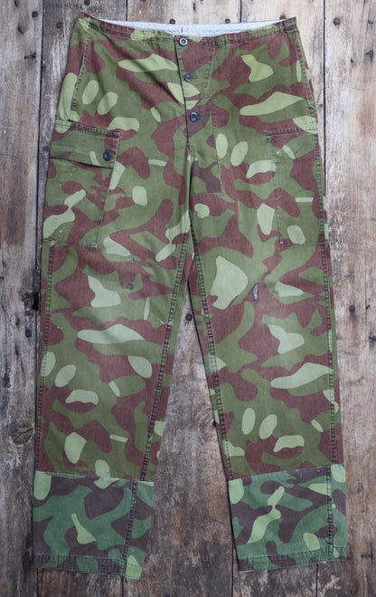 Vintage 1980s Finnish M62 camo trousers - reversible drawstring pants - 37” x 34”