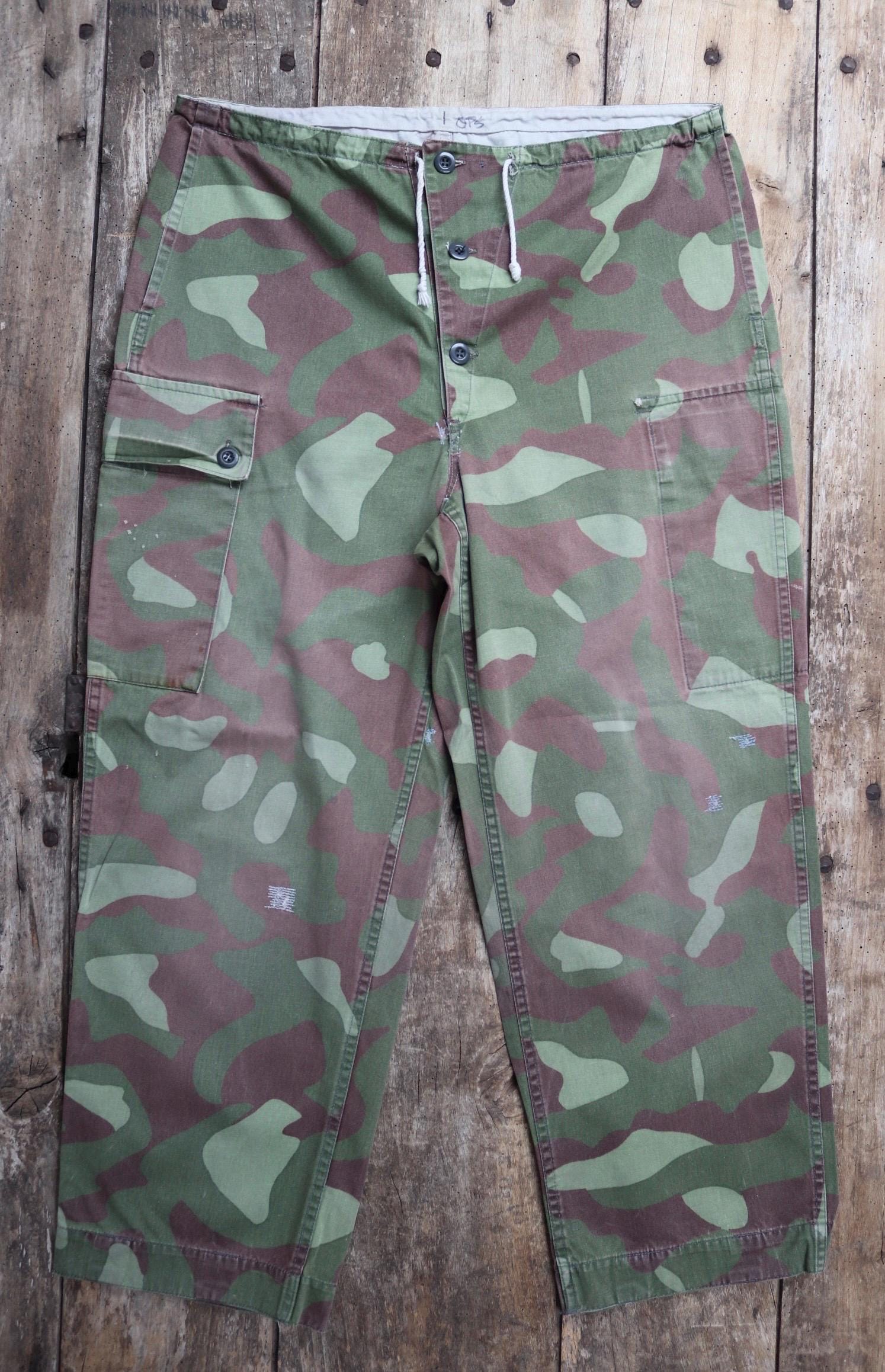 Vintage 1980s Finnish M62 camo trousers - reversible drawstring pants - 36” x 27”