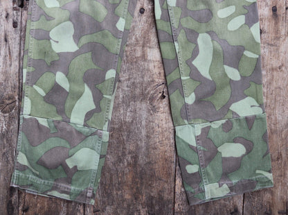 Vintage 1960s Finnish M62 camo trousers - windproof paratrooper pants - 36” x 33”