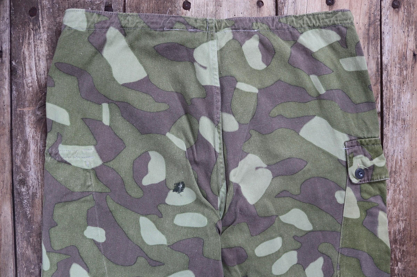 Vintage 1960s Finnish M62 camo trousers - windproof paratrooper pants - 36” x 33”