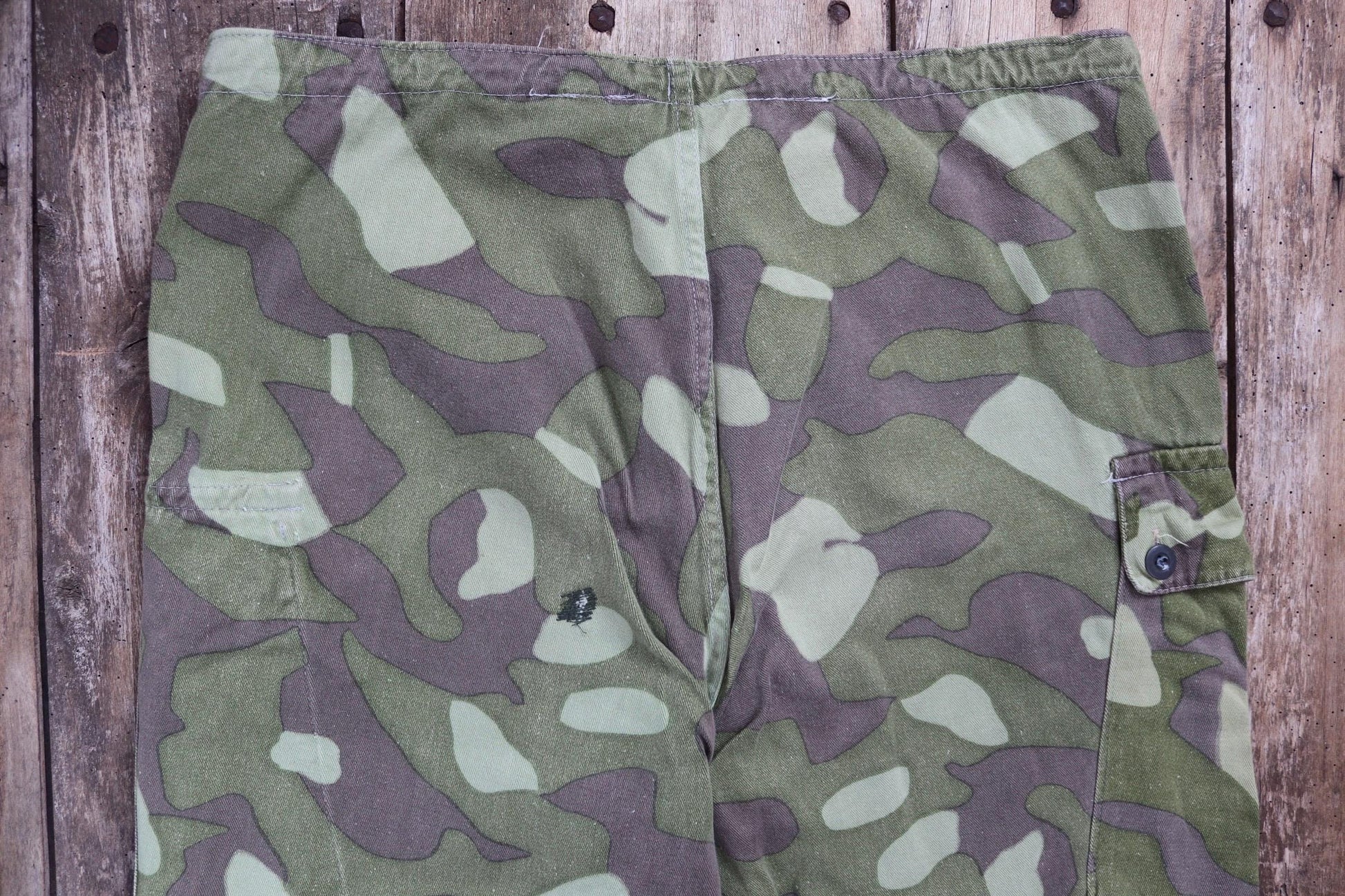 Vintage 1960s Finnish M62 camo trousers - windproof paratrooper pants - 36” x 33”
