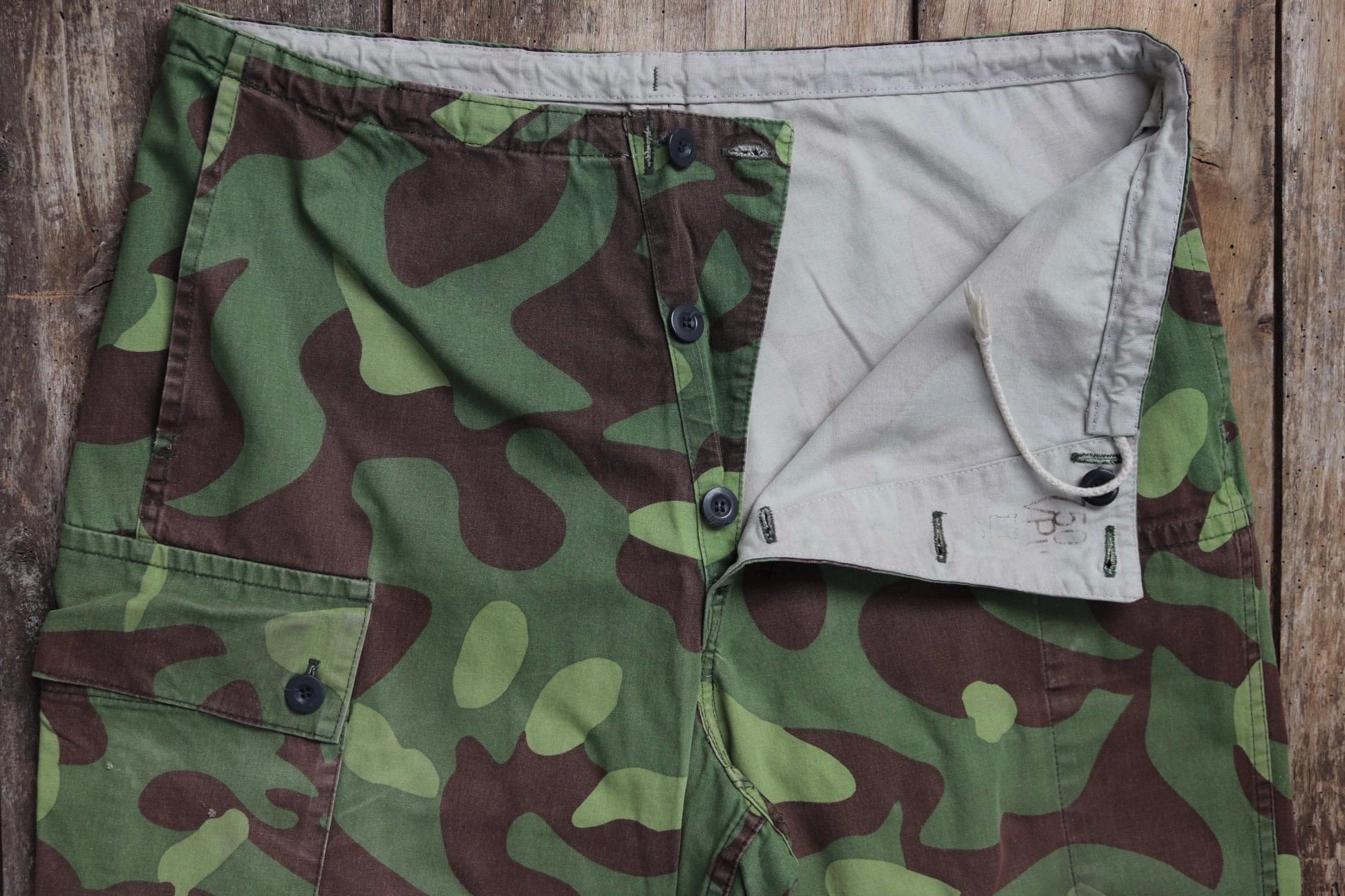 Vintage 1980s Finnish M62 camo trousers - windproof paratrooper pants - 37” x 27”