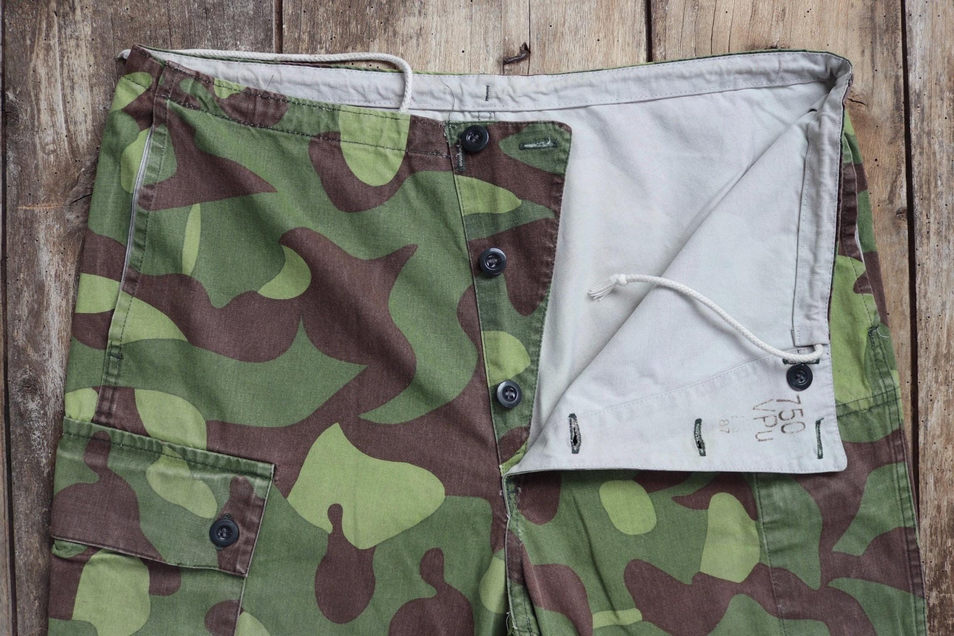 Vintage 1980s Finnish M62 camo trousers - windproof paratrooper pants - 37” x 27”