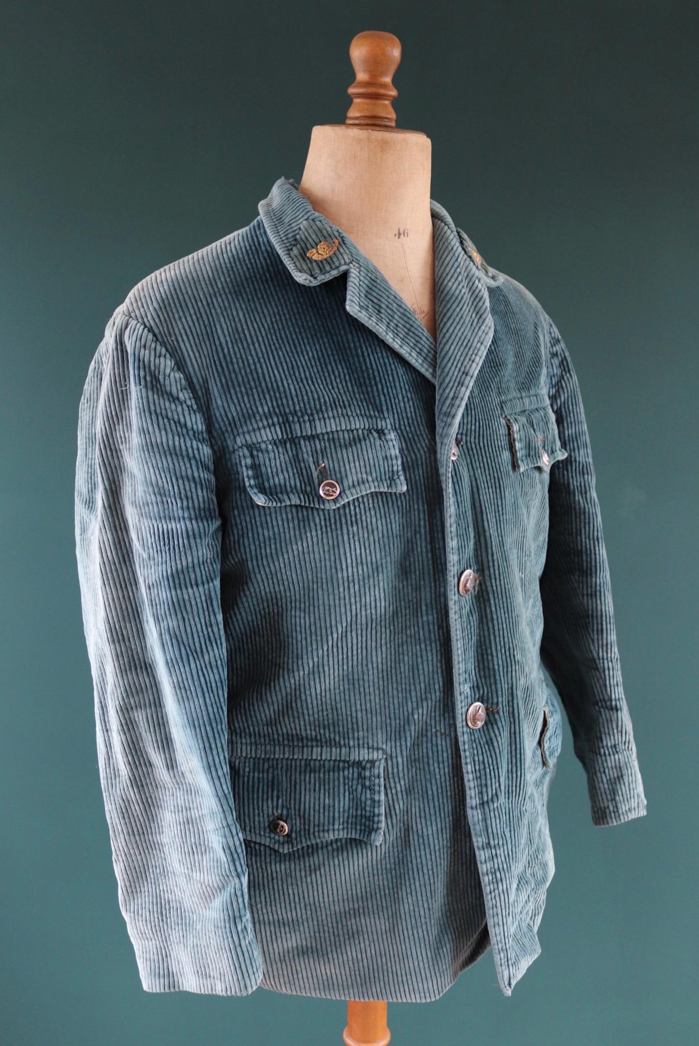 Vintage French workwear jacket - green corduroy - gamekeeper chore coat - 42” chest