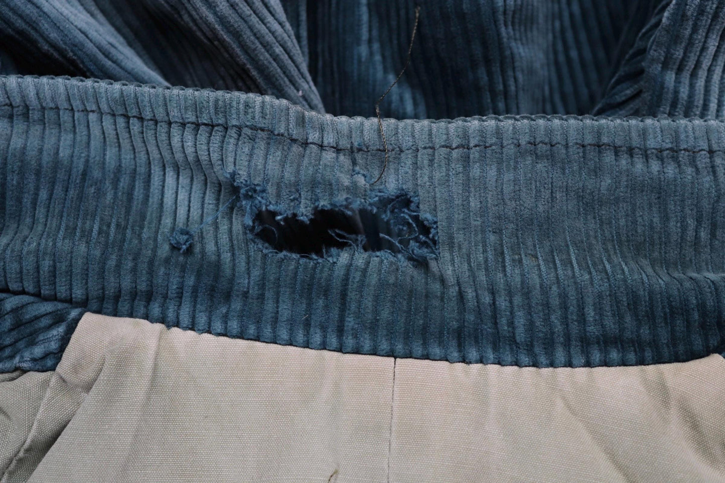 Vintage French workwear jacket - green corduroy - gamekeeper chore coat - 42” chest