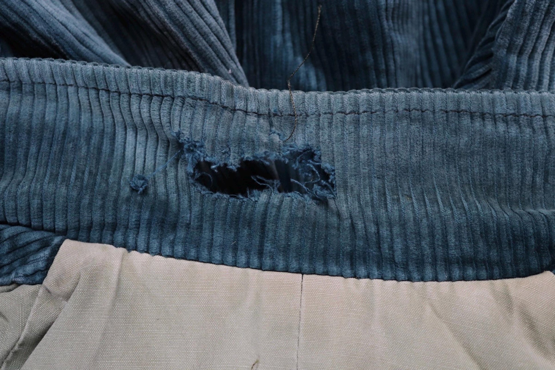 Vintage French workwear jacket - green corduroy - gamekeeper chore coat - 42” chest