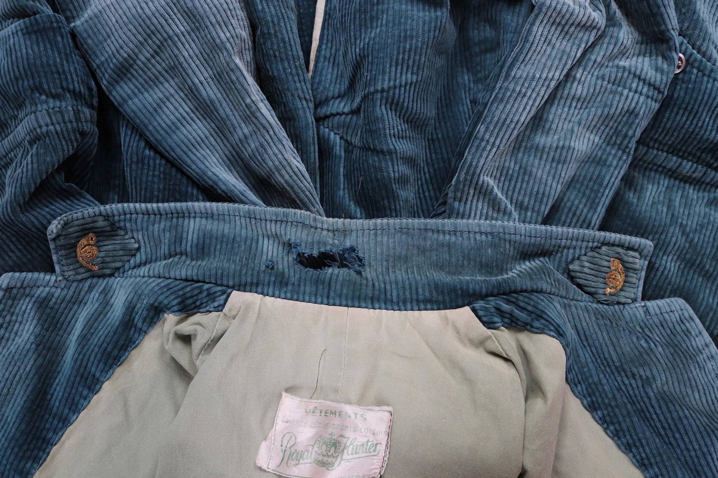 Vintage French workwear jacket - green corduroy - gamekeeper chore coat - 42” chest