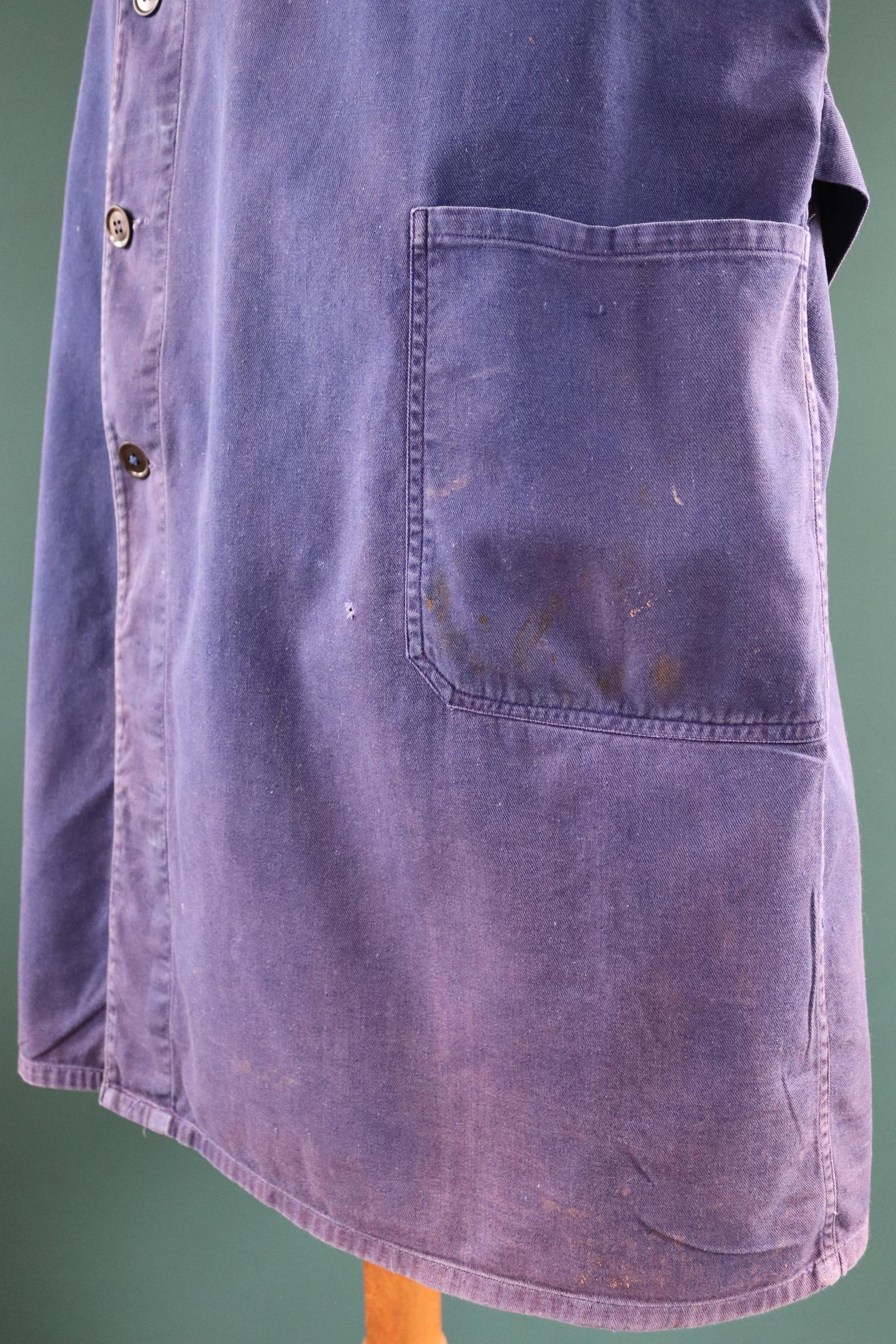 Vintage 1970s French chore coat - faded workwear jacket - 54” chest