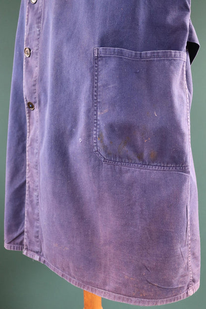 Vintage 1970s French chore coat - faded workwear jacket - 54” chest