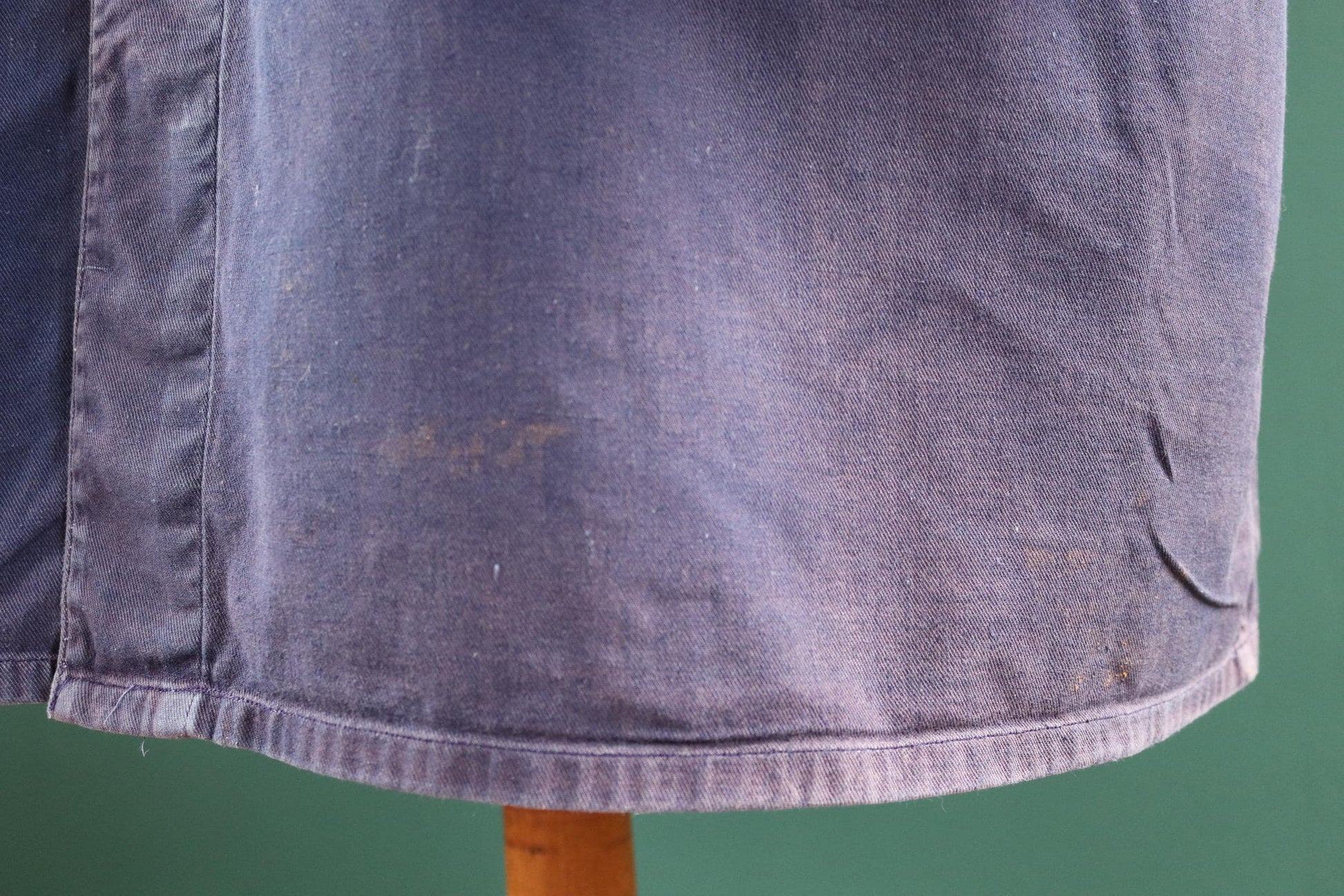 Vintage 1970s French chore coat - faded workwear jacket - 54” chest