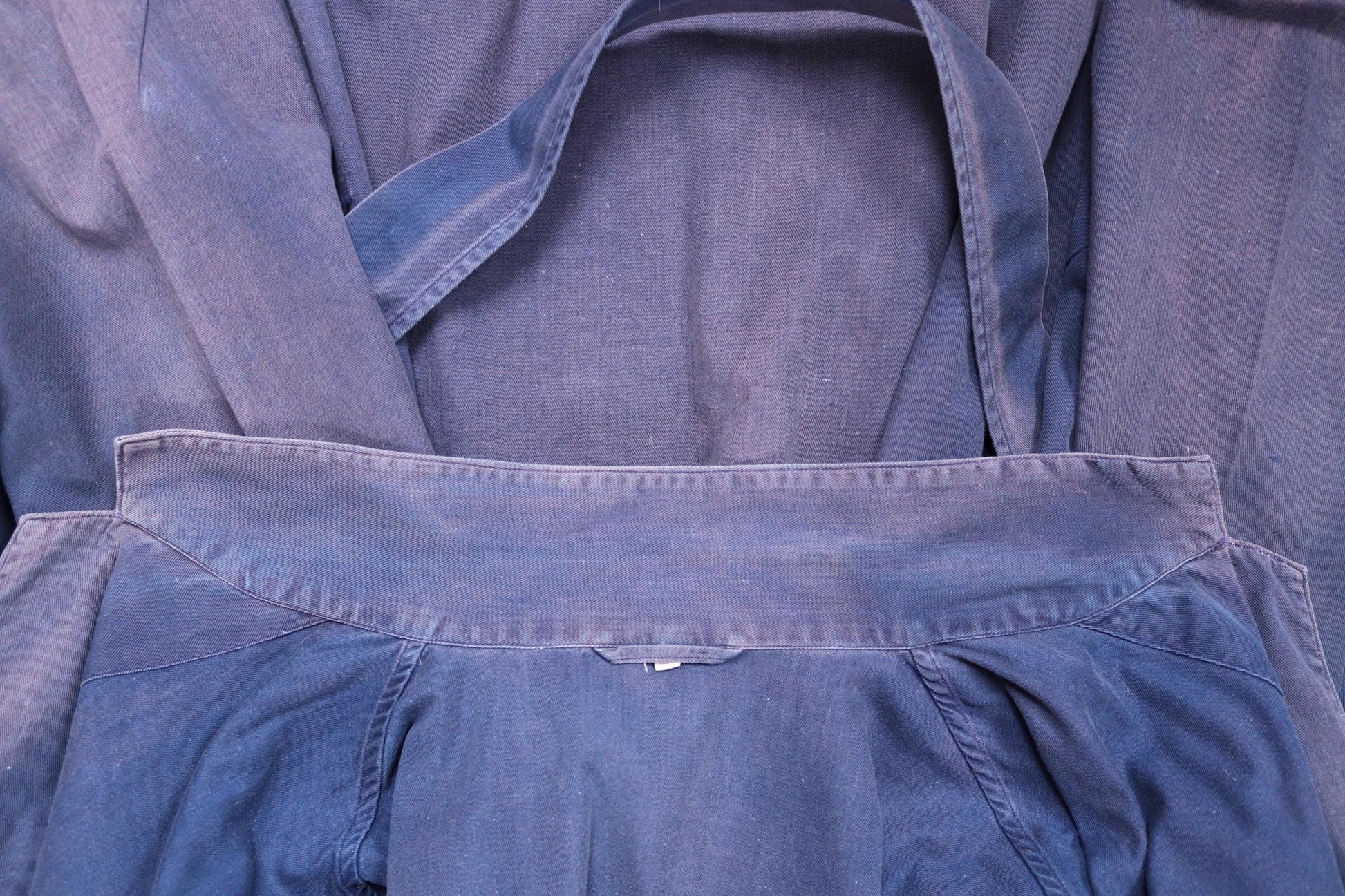 Vintage 1970s French chore coat - faded workwear jacket - 54” chest