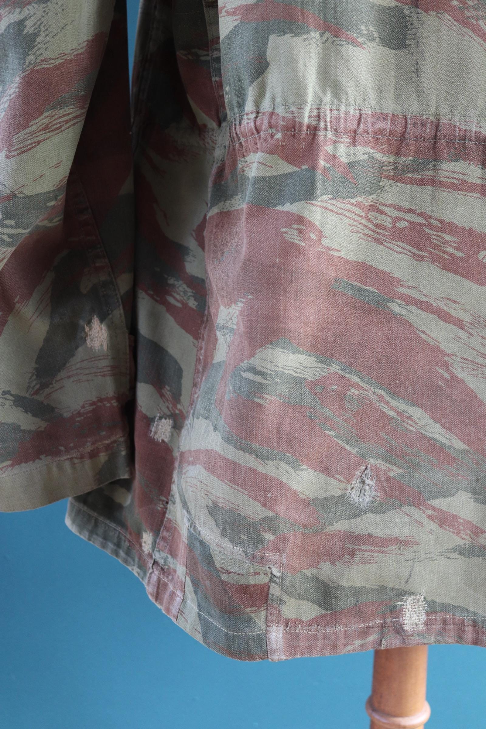 Vintage 1960s French lizard camo jacket - herringbone cotton - military workwear - 50" chest