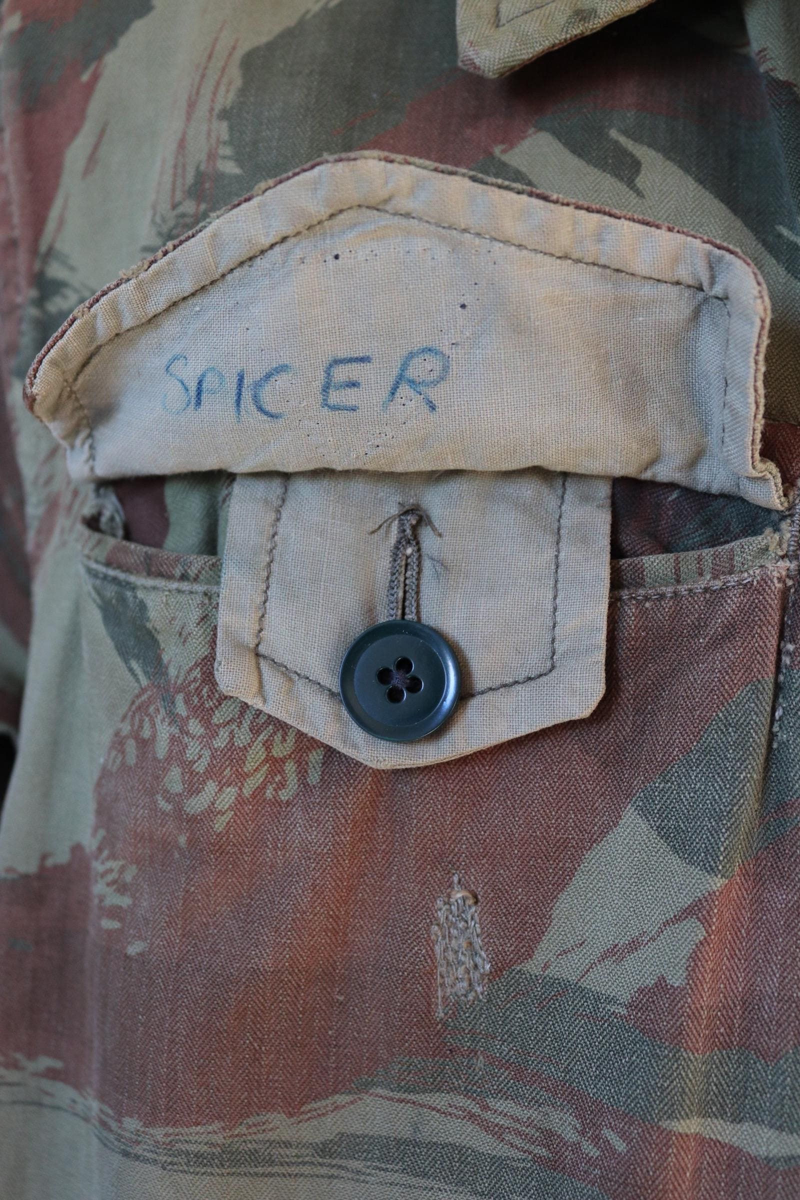 Vintage 1960s French lizard camo jacket - herringbone cotton - military workwear - 50" chest