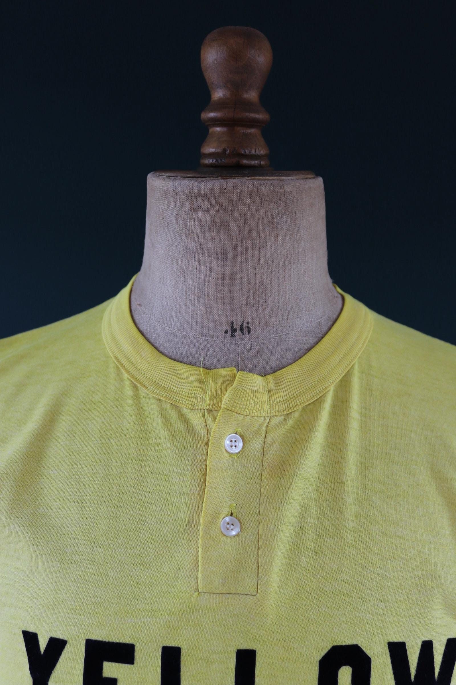 Vintage 1970s t shirt - single stitch - flock print - 39” chest