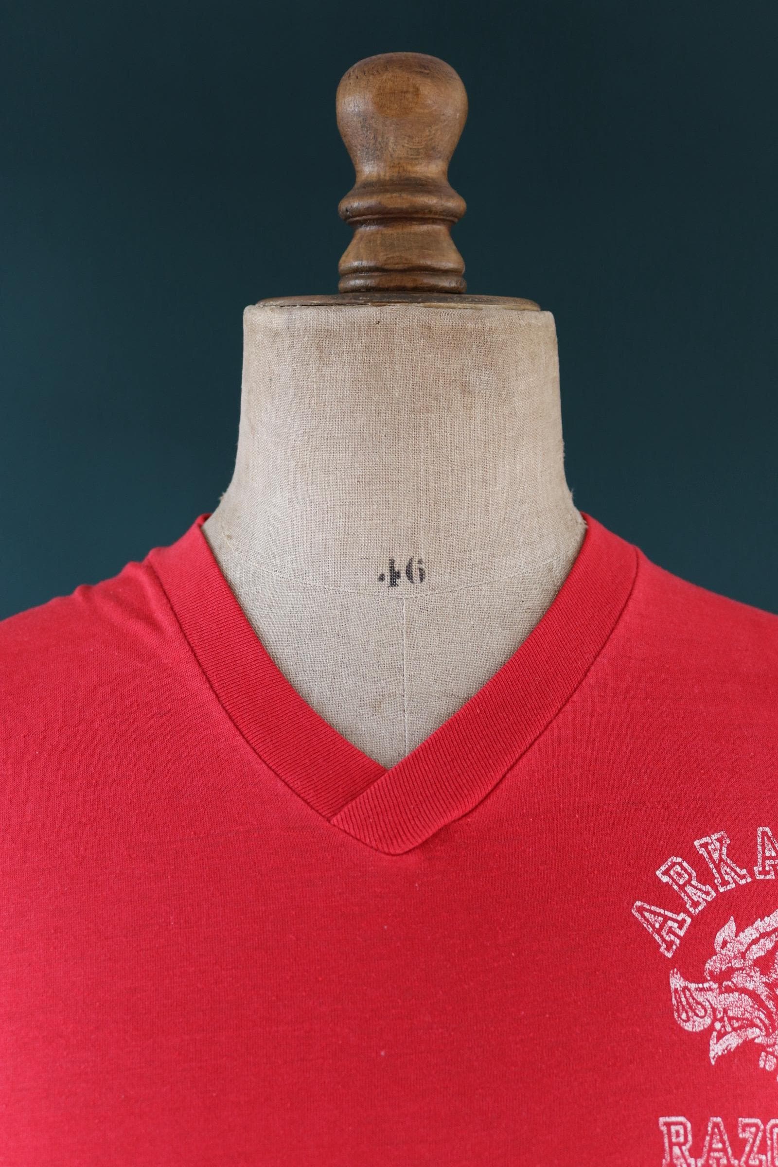 Vintage 1980s v neck t shirt - Arkansas Razorbacks - 38" chest