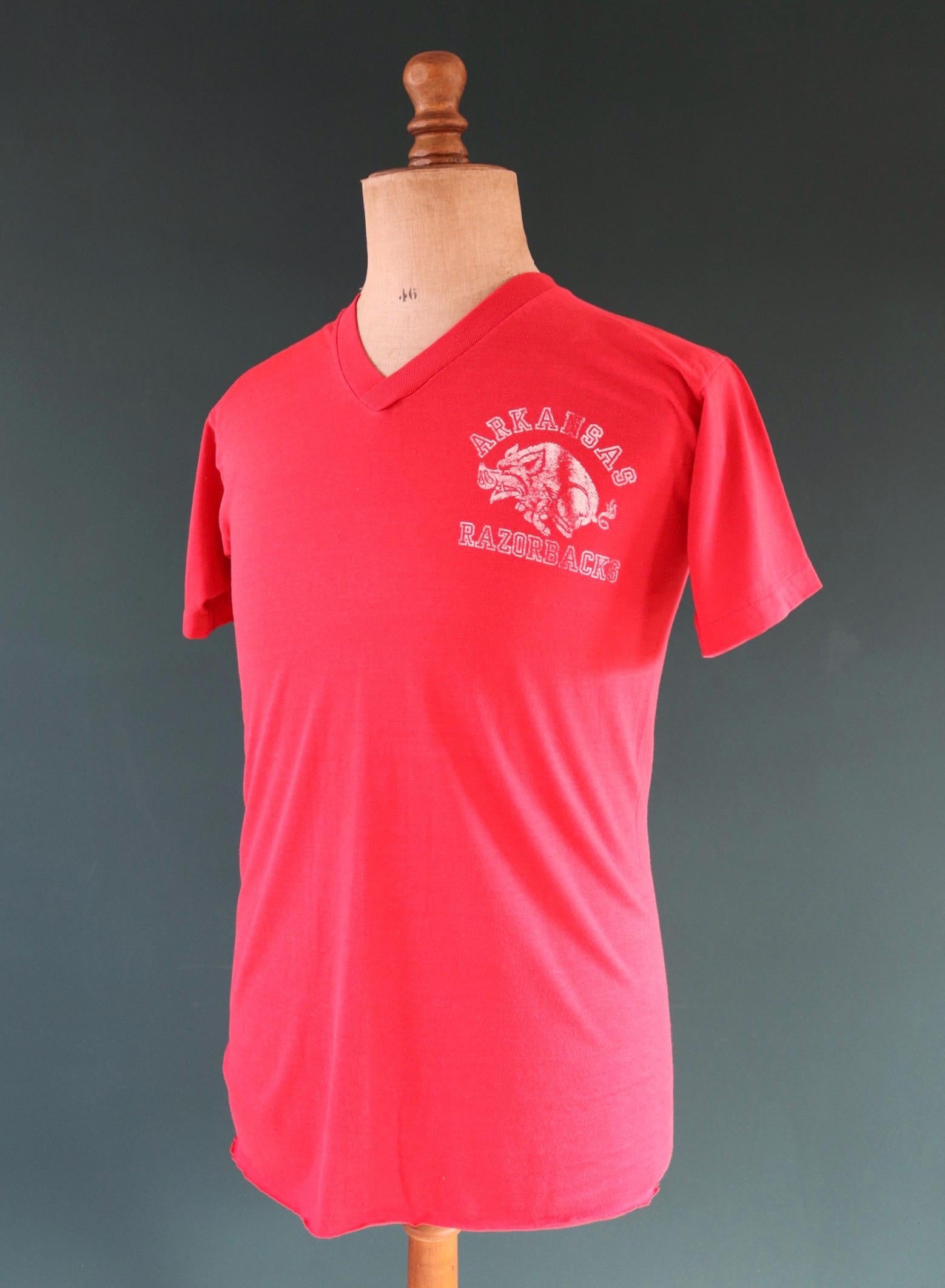 Vintage 1980s v neck t shirt - Arkansas Razorbacks - 38" chest