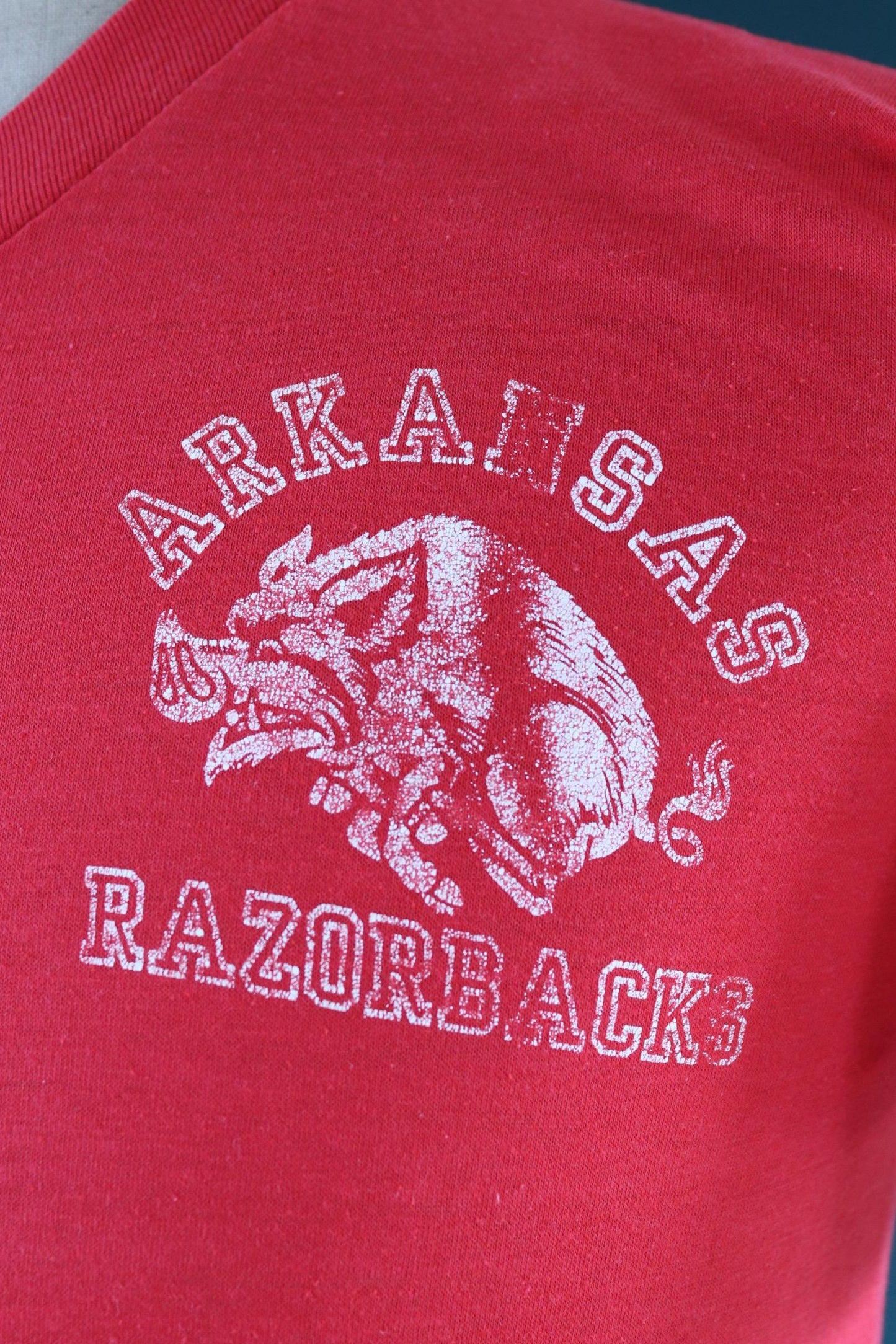 Vintage 1980s v neck t shirt - Arkansas Razorbacks - 38" chest