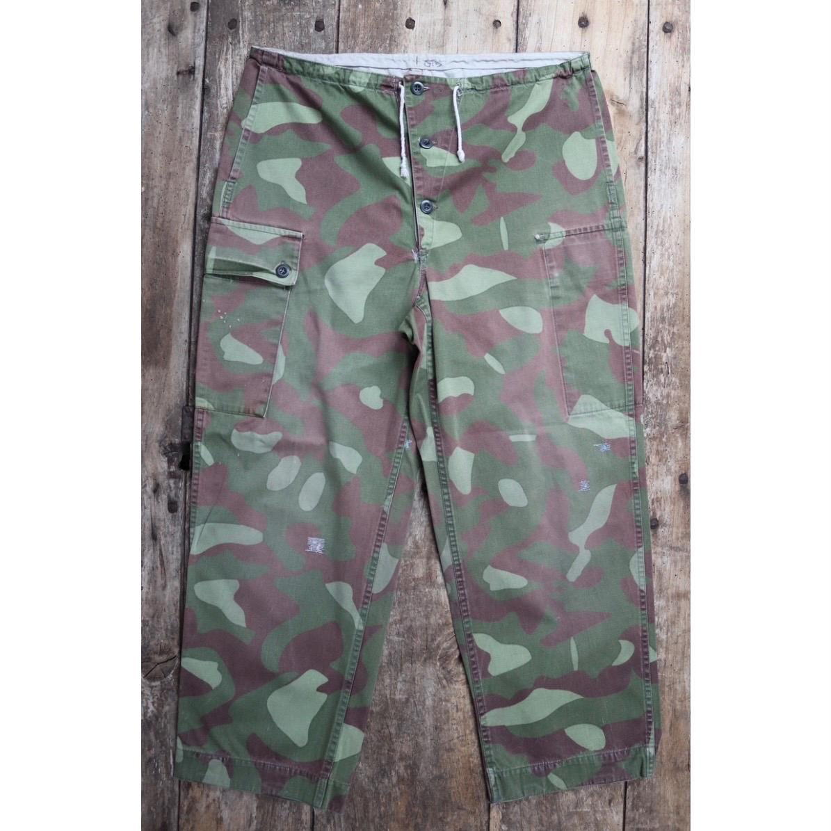 Vintage 1980s Finnish M62 camo trousers - reversible drawstring pants - 36” x 27”