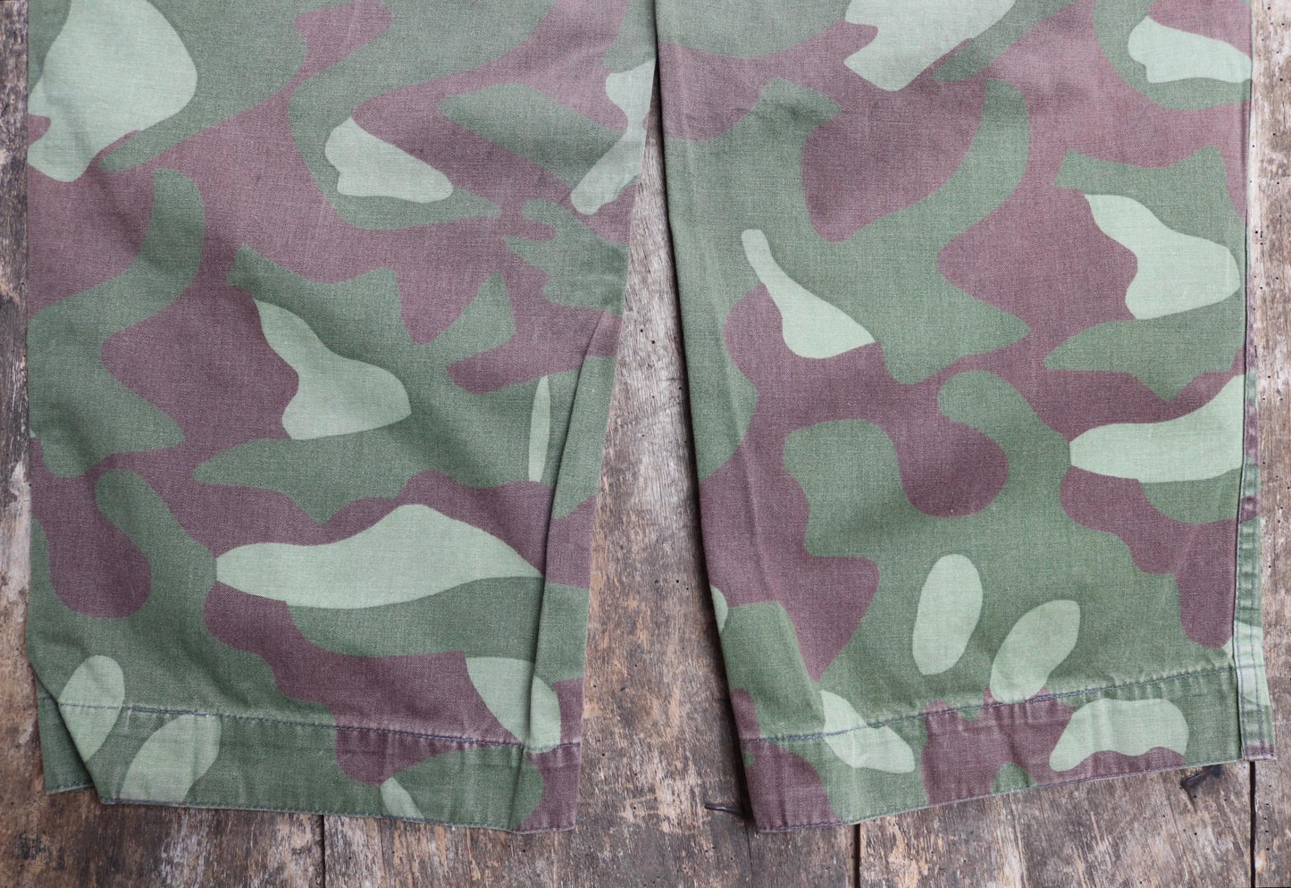 Vintage 1980s Finnish M62 camo trousers - reversible drawstring pants - 36” x 27”