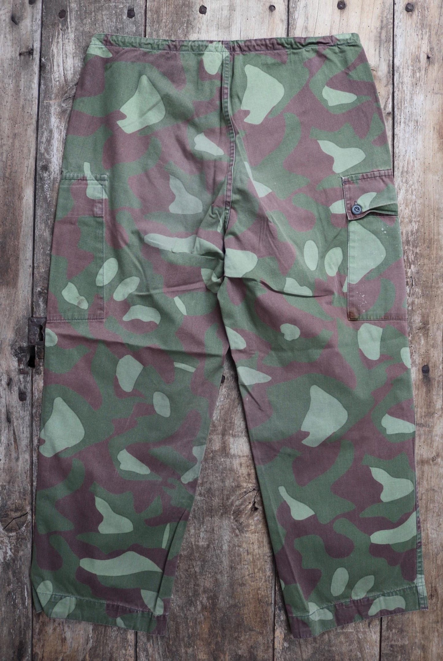 Vintage 1980s Finnish M62 camo trousers - reversible drawstring pants - 36” x 27”