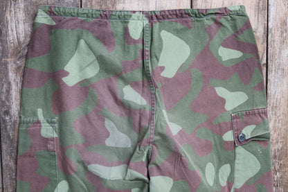 Vintage 1980s Finnish M62 camo trousers - reversible drawstring pants - 36” x 27”