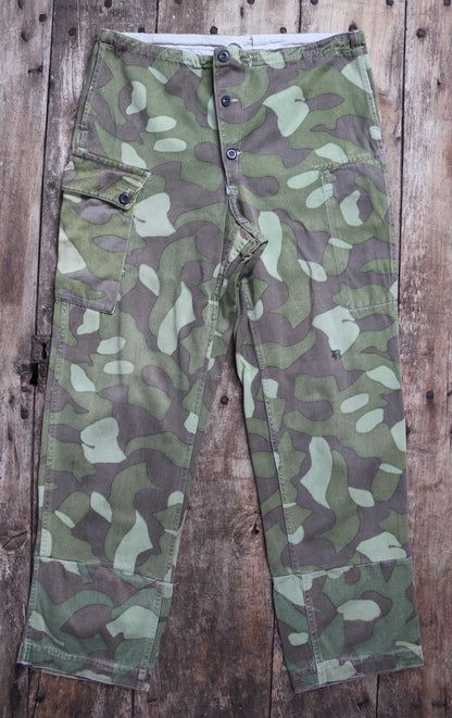 Vintage 1960s Finnish M62 camo trousers - windproof paratrooper pants - 36” x 33”