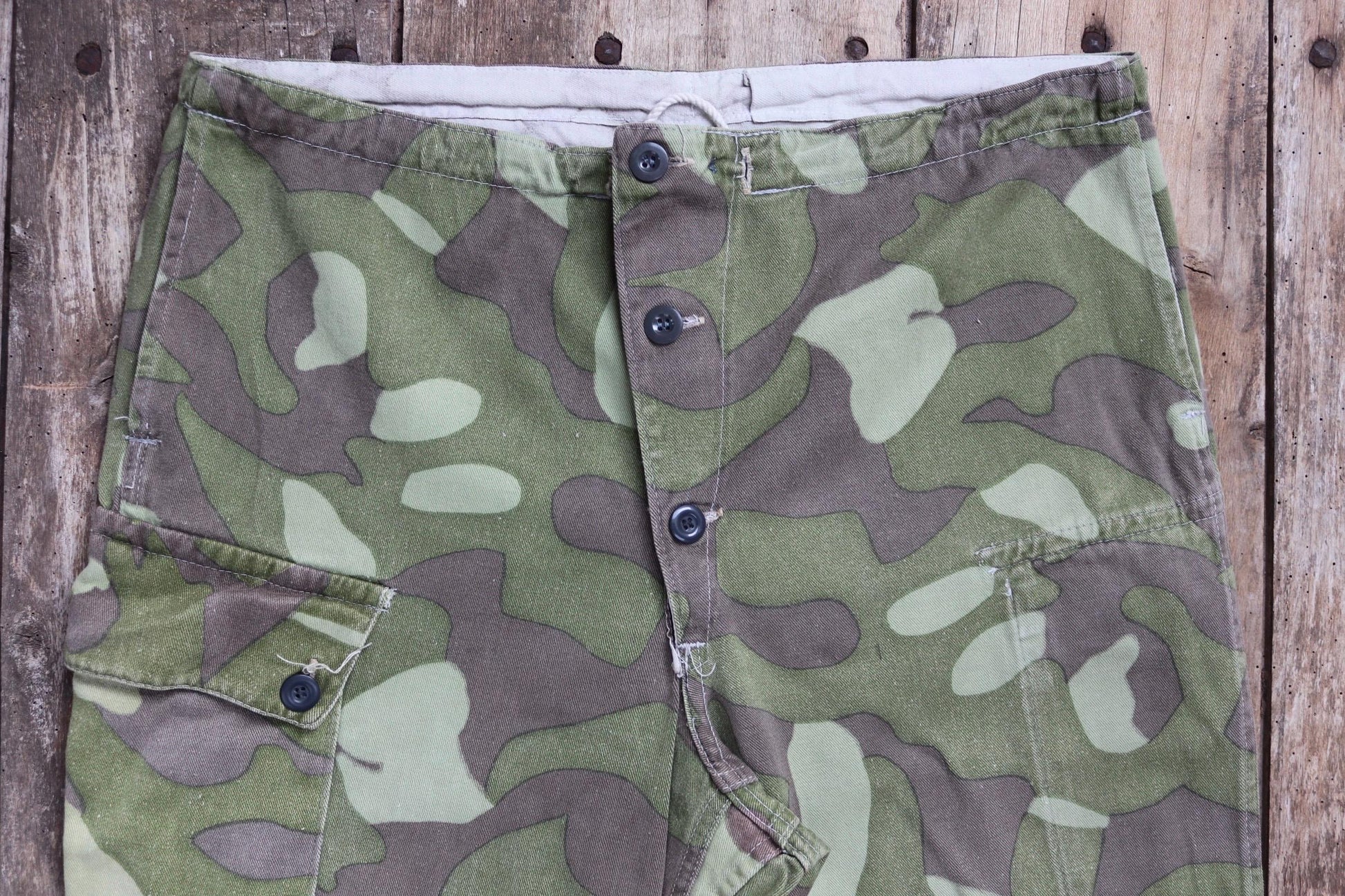 Vintage 1960s Finnish M62 camo trousers - windproof paratrooper pants - 36” x 33”