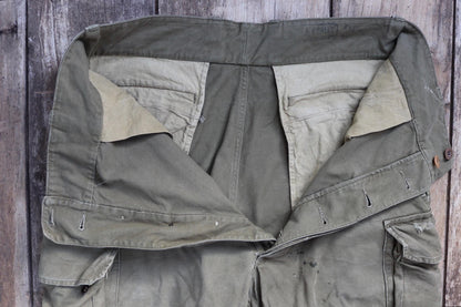 Vintage 1940s French M47 cargo pants - cotton workwear trousers - military utility - 35" x 30"