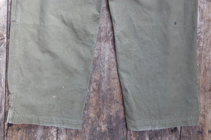 Vintage 1940s French M47 cargo pants - cotton workwear trousers - military utility - 35" x 30"