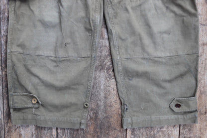 Vintage 1940s French M47 cargo pants - cotton workwear trousers - military utility - 32" x 26"