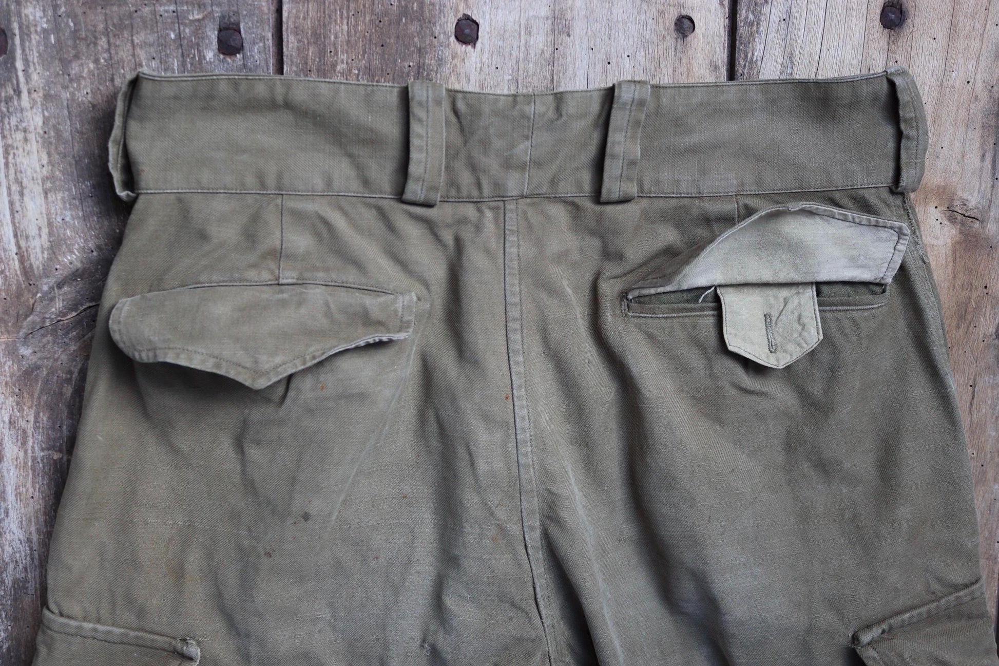 Vintage 1940s French M47 cargo pants - cotton workwear trousers - military utility - 32" x 26"