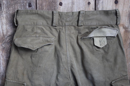 Vintage 1940s French M47 cargo pants - cotton workwear trousers - military utility - 32" x 26"